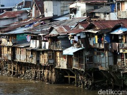 Naturalisasi Ciliwung Paling Cepat Dikerjakan Tahun Depan