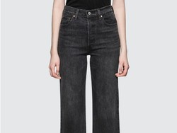 Basic Tapi 7 Busana dan Aksesori Ini Bisa Bikin Gaya Kamu Lebih Stylish