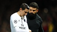 Untungnya Angel Di Maria masih bisa melanjutkan pertandingan setelah mendapat perawatan tim medis PSG. (Michael Steele/Getty Images)