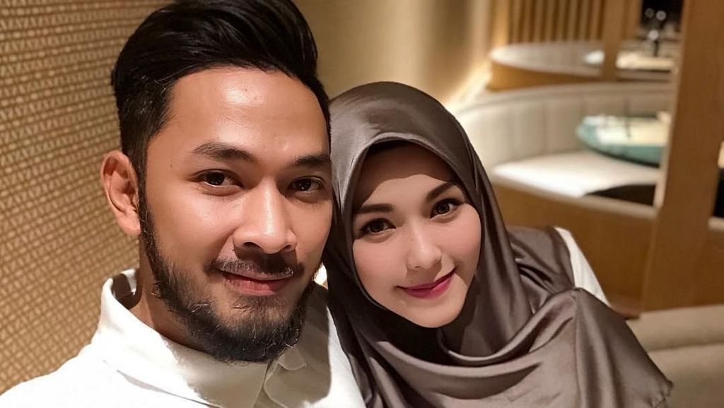 Foto: Cantiknya Istri Uki Noah yang Kini Berhijab, Bikin Adem Foto: Cantiknya Istri Uki Noah yang Kini Berhijab, Bikin Adem