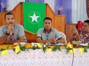 Jumpa Pers, Pendeta Cerita Takutnya Jemaat Lihat Hati Ayam Bertuliskan Angka Jumpa Pers, Pendeta Cerita Takutnya Jemaat Lihat Hati Ayam Bertuliskan Angka