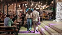 Tidak Berizin, Food Court di Tanah Reklamasi Ramai Banget