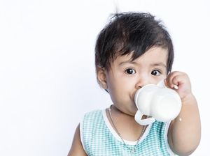 Bunda, Simak Panduan Memberi Susu Tambahan untuk Si Kecil Bunda, Simak Panduan Memberi Susu Tambahan untuk Si Kecil