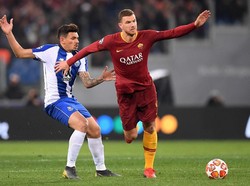 Bermain di Stadio Olimpico, Rabu (13/2/2019) dinihari WIB, baik Roma dan Porto bermain dengan hati-hati di menit-menit awal. Alberto Lingria/Reuters.