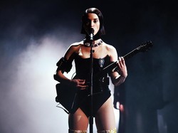 St. Vincent Gelorakan Semangat Perempuan di Industri Musik