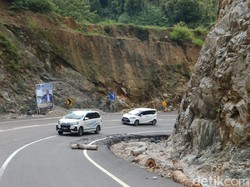 Jalan Bergunung-gunung, Xenia Laris Manis di Sumatera