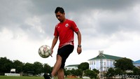 Turnamen pertama Ismed adalah Hari Olahraga Nasional (Haornas) Banda Aceh saat kelas 1 SMP. Ia pun kemudian merasakan trofi pertama di turnamen Liga Remaja Divisi 2.