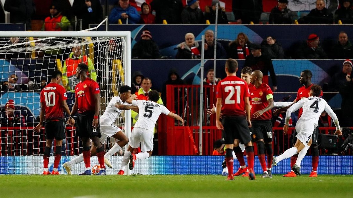 Manchester United saat kalah dari Paris Saint-Germain di leg I Liga Champions. (Foto: Phil Noble/Reuters)
