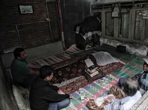 Suasana Rumah Duka Korban Bakar Diri di Koja