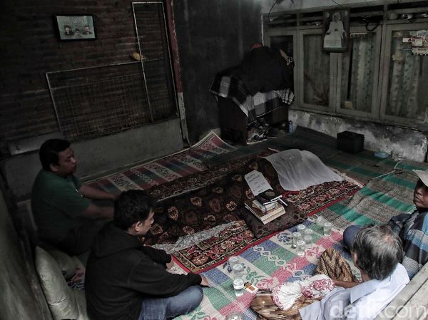 Suasana Rumah Duka Korban Bakar Diri di Koja