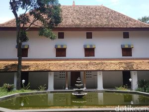 Kisah Bangunan Cirebon yang Konon Dibangun Sehari Semalam