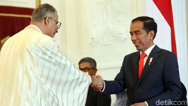 11 Dubes Serahkan Surat Tugas ke Presiden Jokowi