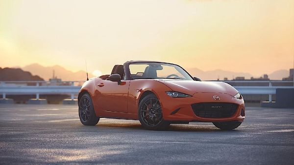 Mazda Edisi Spesial MX-5 Bikin Jatuh Cinta
