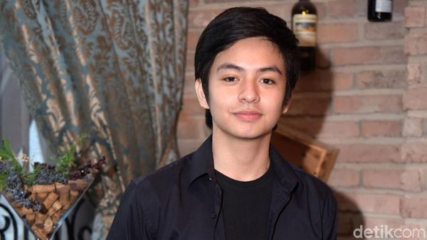 Angga Yunanda Keranjingan Film Horor