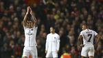 Di Maria Pulang ke MU: Ditimpuk Botol, Ditabrak Young, Bikin 2 Assist