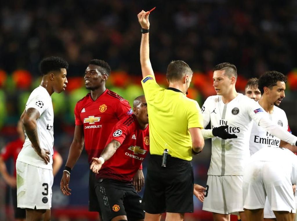 Pogba Usai Dikartu Merah: Pukul Loker dan Minta Maaf Pogba Usai Dikartu Merah: Pukul Loker dan Minta Maaf