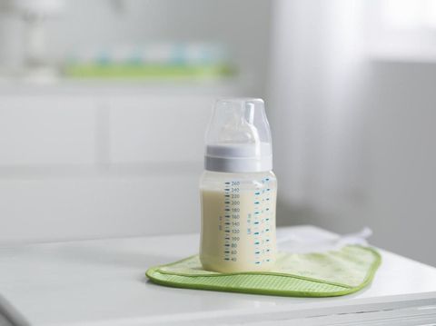 Bunda, Simak Panduan Memberi Susu Tambahan untuk Si Kecil