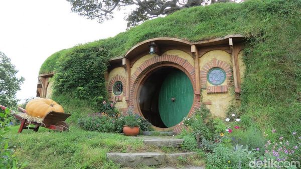 Foto: Rumah Hobbit di Selandia Baru, Niat Banget Bikinnya