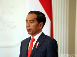 Jokowi Temui Istri Mantan Wapres Umar Wirahadikusumah