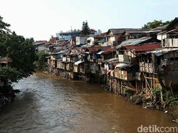 Potret Pemukiman Kumuh di Bantaran Sungai Ciliwung