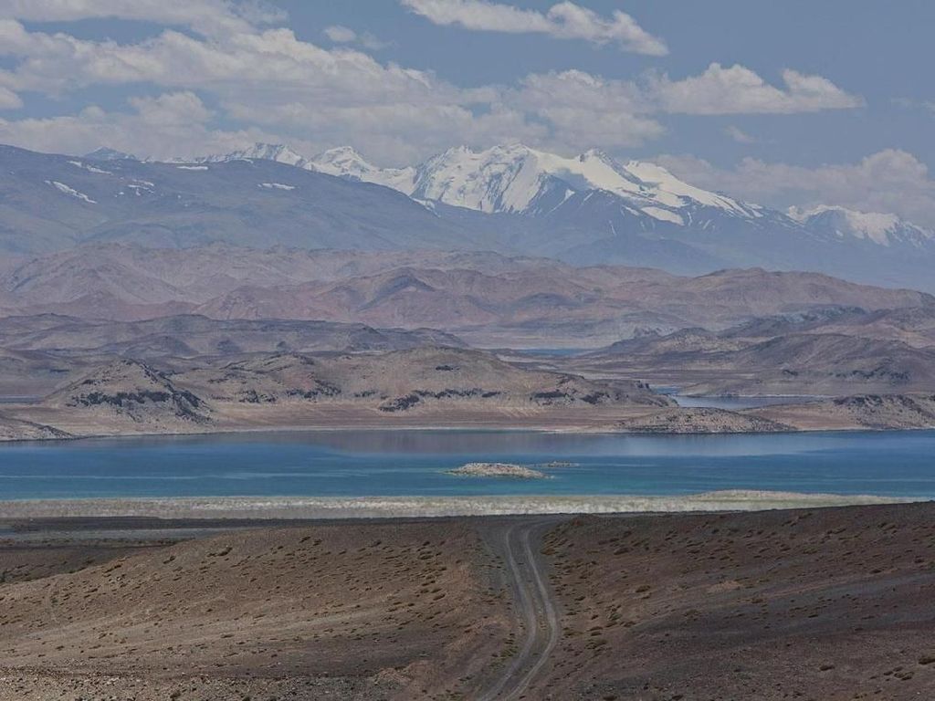 Danau Mati yang Terbentuk dari Hantaman Meteorit Danau Mati yang Terbentuk dari Hantaman Meteorit
