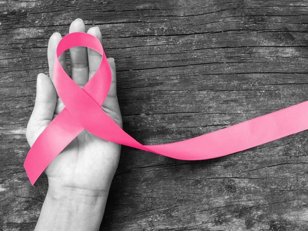 Bunyikan Lonceng Kegirangan Bebas Kanker, Ekspresi Wanita Ini Viral Bunyikan Lonceng Kegirangan Bebas Kanker, Ekspresi Wanita Ini Viral