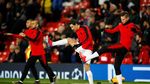 Di Maria Pulang ke MU: Ditimpuk Botol, Ditabrak Young, Bikin 2 Assist