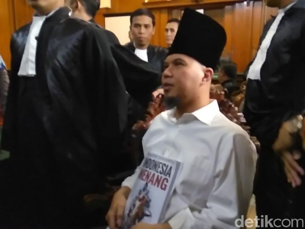 Ahmad Dhani Masih Geram Soal Putusan Hukumnya Ahmad Dhani Masih Geram Soal Putusan Hukumnya