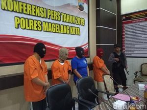 Perdayai Pensiunan di Magelang, 4 Pelaku Gendam Dibekuk Polisi Perdayai Pensiunan di Magelang, 4 Pelaku Gendam Dibekuk Polisi