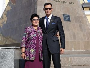 AHY Sebut Ani Yudhoyono Kini Fokus Kemoterapi untuk Hancurkan Kanker Darah AHY Sebut Ani Yudhoyono Kini Fokus Kemoterapi untuk Hancurkan Kanker Darah