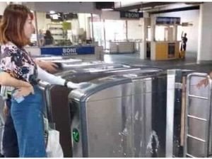 Lempar Puding ke Polisi Filipina, Mahasiswi China Terancam Dideportasi