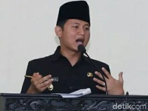 Wabup Arifin Jalankan Tugas Bupati Trenggalek Usai Emil Mundur Wabup Arifin Jalankan Tugas Bupati Trenggalek Usai Emil Mundur