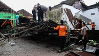 Puluhan Rumah di Sidoarjo Rusak Dihantam Puting Beliung