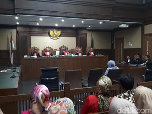 Kasus Suap Gatot Pujo, Eks Anggota DPRD Sumut Divonis 4 Tahun Bui Kasus Suap Gatot Pujo, Eks Anggota DPRD Sumut Divonis 4 Tahun Bui