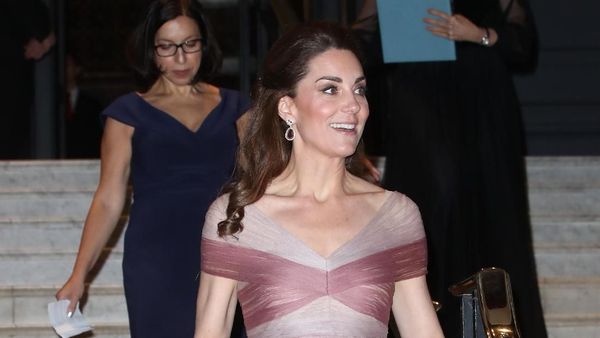 Bak Putri Negeri Dongeng, Kate Middleton Tampil Memikat Dibalut Gaun Gucci