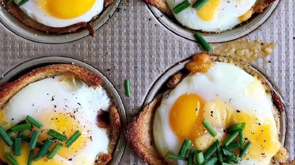 10 Kreasi Telur Panggang Praktis Buat Sarapan Spesial yang Tersayang