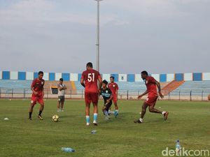 Semoga Jairo Cepat Menyatu dengan Lini Belakang Persela