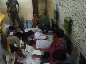 Bolos Sekolah, 20 Pelajar Dirazia Saat Asyik Main Game di Warnet