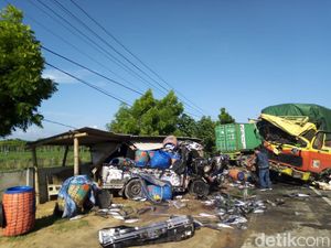 Sopir Ngantuk Picu Kecelakaan Beruntun di Tuban, 1 Orang Tewas