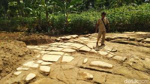 Foto: Mengungkap Misteri Batu Puzzle Ciamis