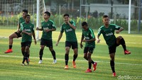 Timnas Indonesia U-22 berlatih di Lapangan ABC Senayan, Jakarta, Kamis (14/2/2019).