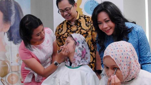 Pelatihan Kecantikan untuk Memberdayakan Perempuan