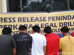 Polisi Tangkap 10 Orang Pengangkut 20 Ton Minyak Ilegal di Jambi Polisi Tangkap 10 Orang Pengangkut 20 Ton Minyak Ilegal di Jambi