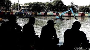 Normalisasi Danau Sunter Jadi Tontonan Warga