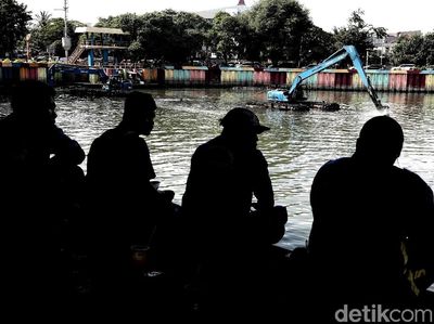Normalisasi Danau Sunter Jadi Tontonan Warga