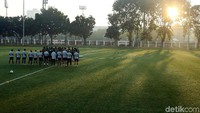 Latihan ini digelar pada pukul 06.00 WIB. Latihan pagi sudah menjadi rutinitas Skuat Garuda. 