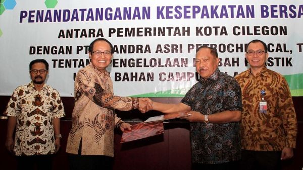Kerjasama Penerapan Aspal Plastik