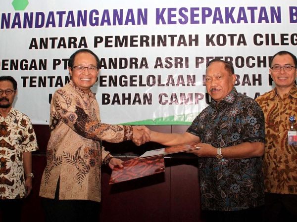 Kerjasama Penerapan Aspal Plastik