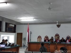Hakim Ragukan Keterangan Terdakwa Suap Meikarta Bawa Nama Investor