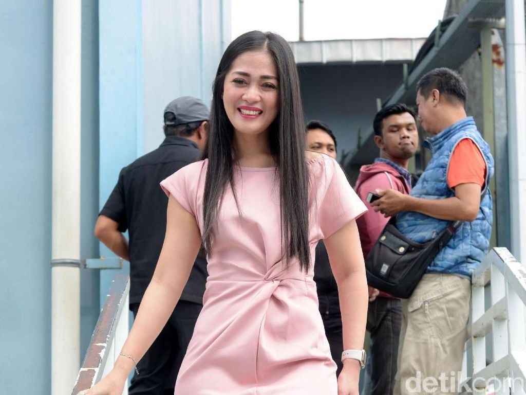 Kecantikannya Dibandingkan, Gracia Indri Diledek Jomblo Oleh Gisela Cindy Kecantikannya Dibandingkan, Gracia Indri Diledek Jomblo Oleh Gisela Cindy